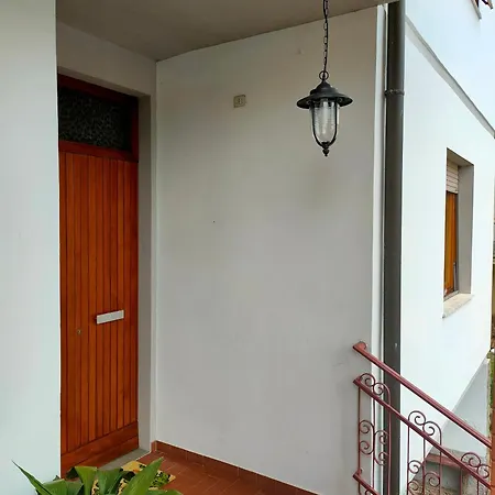 Casa Anna 蒙特瓦尔基